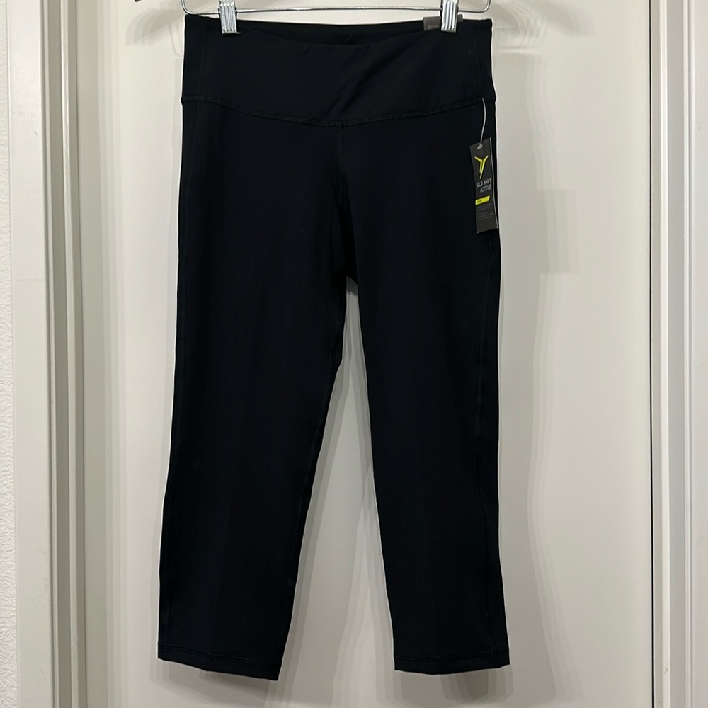 Mid-rise Fitted Crop Old Navy Active Go-Dry Medium Black